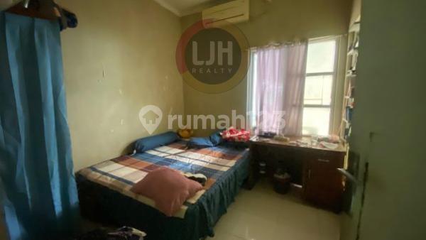 For Sale: 1-Story House, Land Area 140 M2, 2 Bedrooms, Suitable for Residence or Business, in Mustika Jaya, Bekasi 2