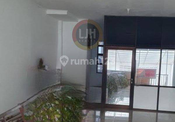 Ruko 3 Lantai Luas 198m2, dengan Lebar Muka 5 meter, Siap Pakai Cocok dijadikan Klinik, Kantor, Coffe Shop, hanya 10 menit menuju pintu Tol Buah Batu, di Batununggal Bandung