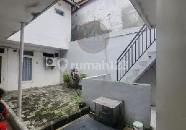 Two-story house, land area 225m², renovated and ready to live in, 5+1 bedrooms, near public facilities, Metro Indah Mall, AL Islam Hospital, Buah Batu Toll Gate, Margahayu Bandung. 2