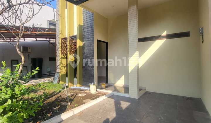 Disewakan Rumah 2 Lantai Semi Furnished Baru Renovasi Siap Huni Luas 134 M2. 3 + 1 Kamar Tidur. Dalam Cluster Lingkungan Aman & Nyaman. Di Antapani Bandung 1