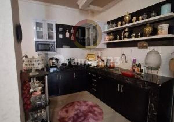 Dijual Rumah 2 Lantai Full Renovasi, Semi Furnished, 5 Kamar Tidur Siap Huni, Dalam Cluster One Gate System, 3,7km Dari Gerbang Tol Jati Warna Bekasi 2