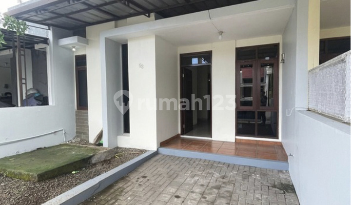 For Rent: 1-Story House, 100 sqm. 2 Bedrooms, Ready to Occupancy. Located in a Cluster with 24-Hour Security and One Gate Security System. Cluster Facilities Include Mosque, Playground, and Park. In Antapani, Bandung. For Rent: 1-Story House, 100 sqm. 2 Bedrooms, Ready to Occupancy. Located in a Cluster with 24-Hour Security and One Gate Security System. Cluster Facilities Include Mosque, Playground, and Park. In Antapani, Bandung.