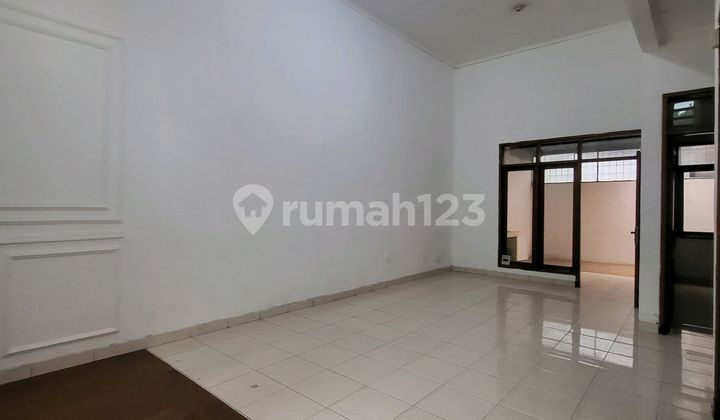 Dijual Rumah 1 Lantai Luas 133 M2. 2 Kamar Tidur Siap Huni, Depan Taman, Keamanan 24 Jam. Cocok Dijadikan Hunian/ Kantor. Antapani Bandung