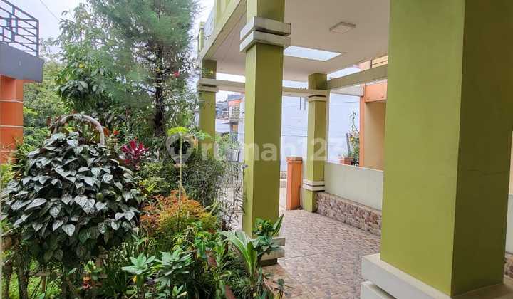 Dijual Rumah Bonus Kost - Kostan Aktif 2 Lantai Luas 300 M2. 5 + 10 Kamar Tidur Hanya 3 Menit Menuju Sport Jabar. Arcamanik Bandung 2