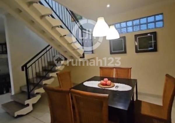 Disewakan Rumah 2 Lantai, Luas 180m2, 4 Kamar Tidur, Bagus Siap Huni, Bisa Dijadikan Hunian/kantor, Hanya 2 Km Menuju Bragacitiwalk. Tsm Bandung. Alun Alun Bandung. Di Burangrang Bandung 2