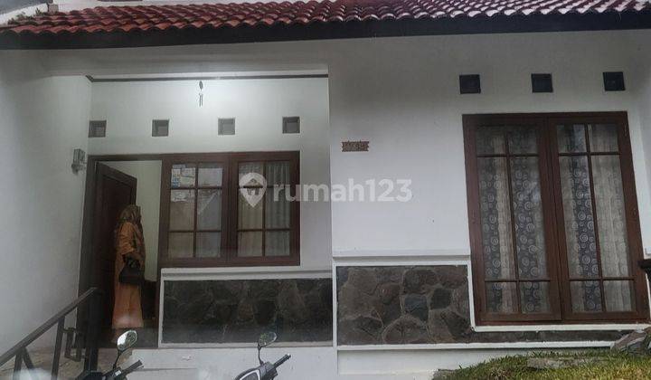 Rumah 1 Lantai Luas 100 M2, 2 Kamar Tidur Dalam Cluster One Gate Security System, Semi Furnished Siap Huni. Fasilitas Cluster : Masjid, Taman, Taman Bermain, Kolam Renang. Mandalajati Bandung Timur 2