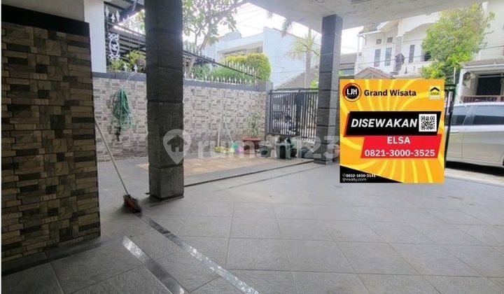 Disewakan Rumah Baru Renovasi 2 Lantai Luas 120 M2. 4 Kamar Tidur Semi Furnished Siap Huni. Bisa Dijadikan Hunian/ Kantor/ Tempat Usaha. Dalam Komplek Keamanan 24 Jam. Antapani Bandung 2