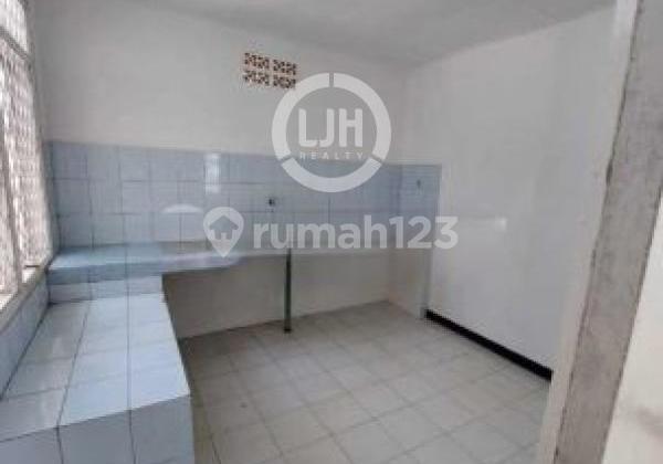 Single-story House, 144m2 Area, 2 Bedrooms, Ready to Occupy, Suitable for Residence/Office in Arcamanik Bandung 2