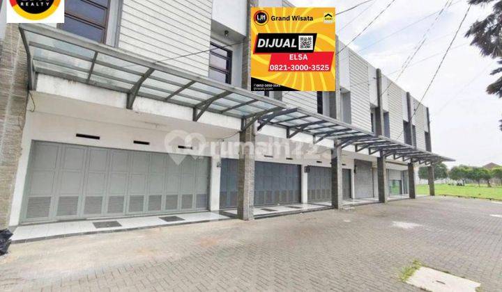 Dijual Ruko 3 Lantai Luas 150 M2. Lebar Muka 5 Meter Bagus Siap Pakai. Cocok Dijadikan Kantor/ Tempat Bimbel/ Klinik/ Mini Mart. Hanya 10 Menit Menuju Pintu Tol Buah Batu. Di Batununggal Bandung