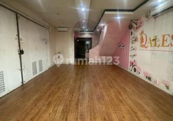 2-Storey Shop House, Building Area 165m2, Suitable for Clinic, Salon, Distributor, Office, Move-In Condition, in Antapani Bandung.