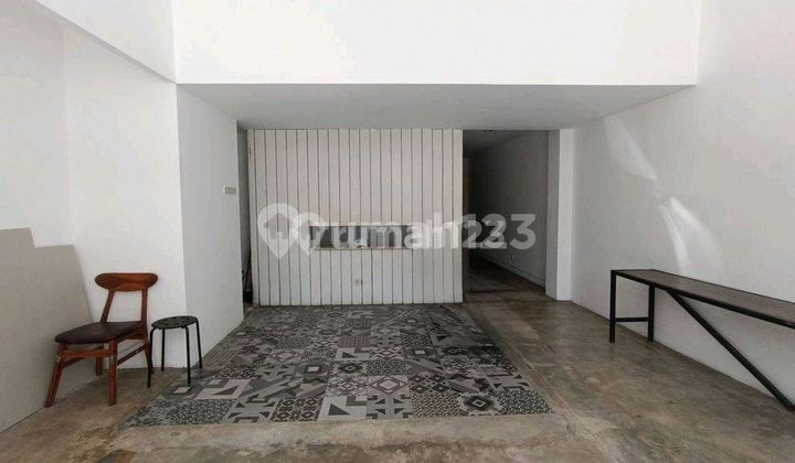 For Rent: 2-Story Commercial Space, 119 M2 Area, Suitable for Cafe/Clinic/Bakery. Riau, Bandung