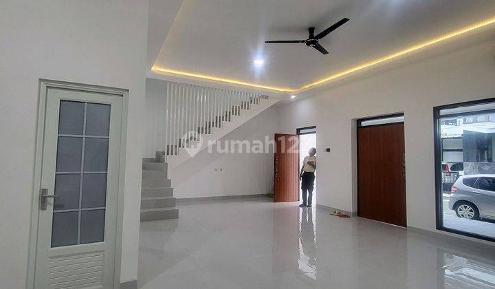 Rumah Baru 2 Lantai Luas 126 M2, 3 Kamar Tidur Semi Furnished Siap Huni Dalam Cluster One Gate Security System. Antapani Bandung 1