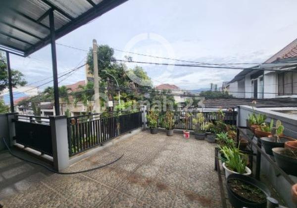 Disewakan Rumah 2 Lantai, Luas 120m2, 4 Kamar Tidur, Cocok Dijadikan Hunian/kantor, Semi Furnished Siap Huni, Dalam Komplek Keamanan 24 Jam, Di Antapani Bandung 2