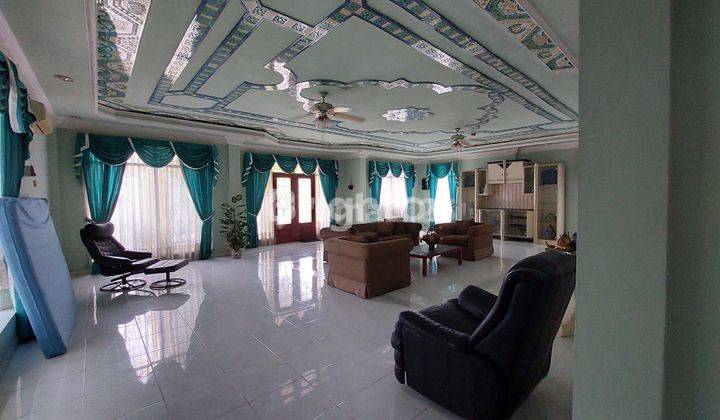 DIJUAL RUMAH CANTIK HALAMAN LUAS 