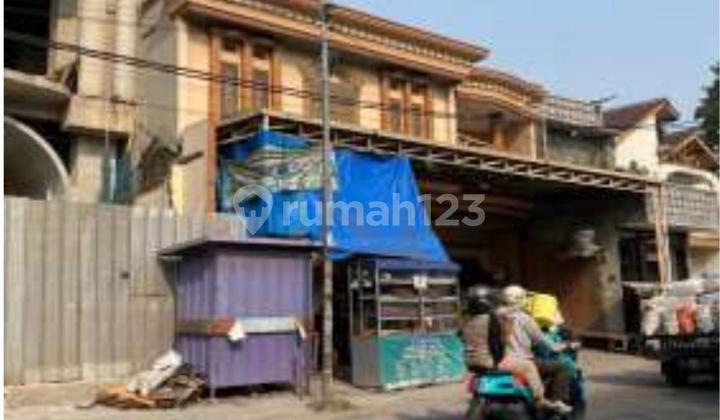 Nice Ready-to-Live Shop House on the Side of Cigondewah Rahayu Road Nice Ready-to-Live Shop House on the Side of Cigondewah Rahayu Road