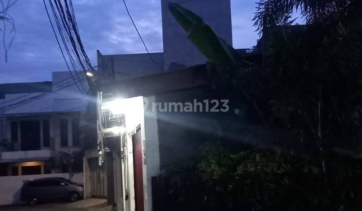 Rumah Dihitung Tanah Saja Lokasi Strategis di Kebayoran Lama, Jakarta Selatan 2