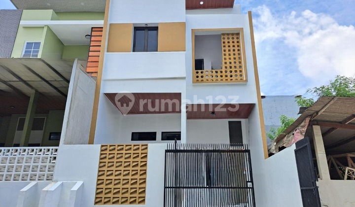 For Sale Nice House Harapan Indah Alamanda Street