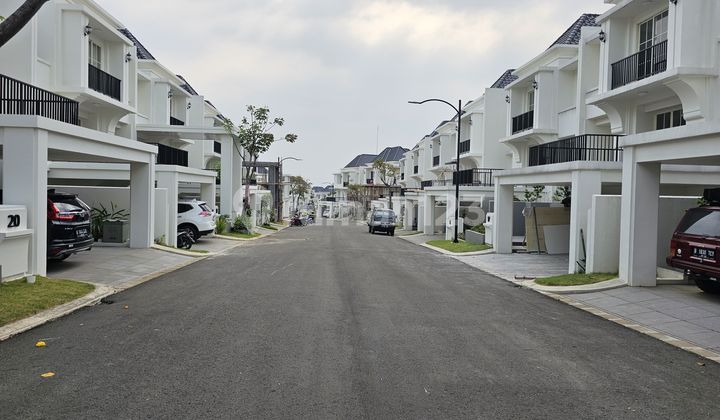 For Sale Luxury House in Elite Area of Summarecon Bogor 2