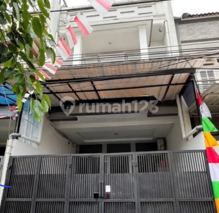 3-Story House Fully Furnished