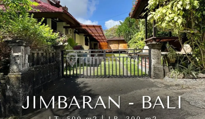 Dijual rumah dekat hotel Four Season Ocean View Jimbaran Bali