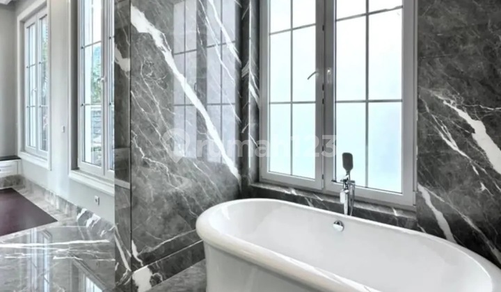 Dijual rumah modern klasik dibawah NJOP mega kuningan Jakarta Selatan 2