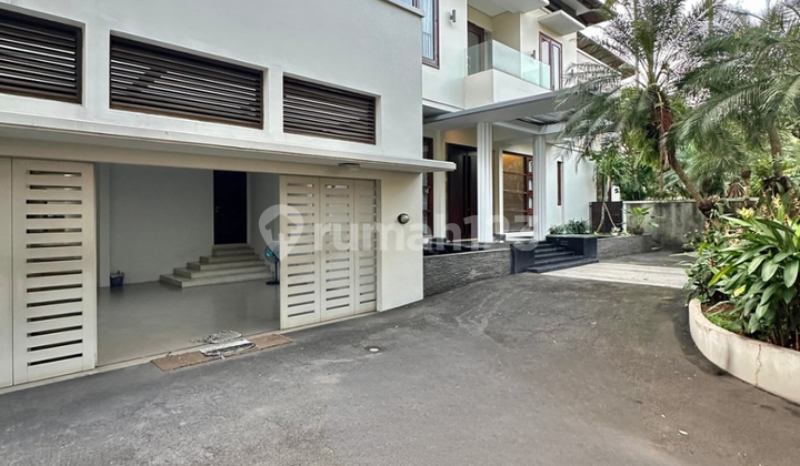 Dijual rumah modern tropical Pondok Indah Jakarta Selatan Dijual rumah modern tropical Pondok Indah Jakarta Selatan