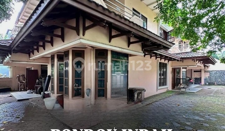 Dijual rumah tua dibawah NJOP posisi hoek Pondok Indah Jakarta Selatan