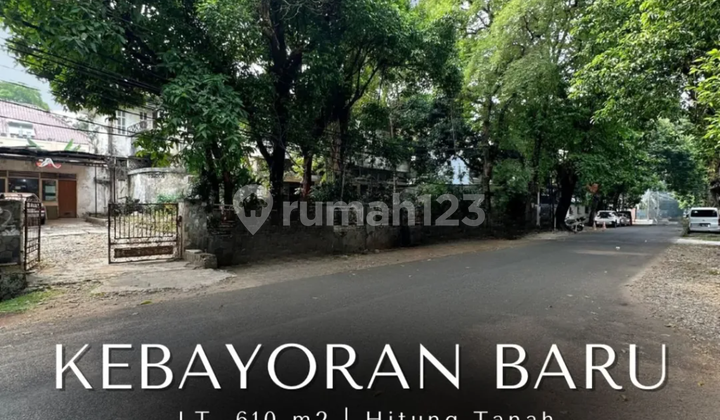 Dijual tanah dengan bangunan tua row jalan lebar premium area Kebayoran baru Jakarta selatan
