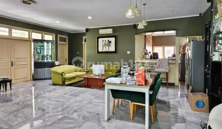 Old house for sale in CIPETE, land size included, near Kemang, South Jakarta.