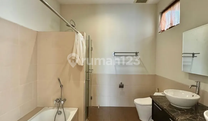 House for sale in a cluster near MRT Cipete Fatmawati, South Jakarta. 2