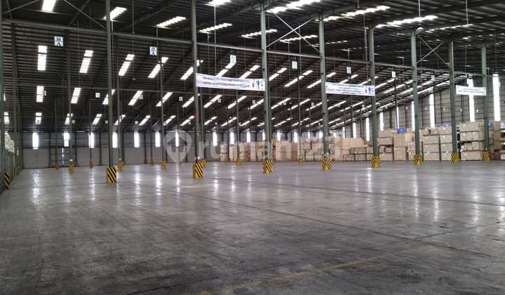 Large Warehouse for Rent in Karawang Industrial Area Large Warehouse for Rent in Karawang Industrial Area