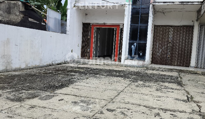 For Rent: Shop House in a Quite Strategic Location in Sawangan For Rent: Shop House in a Quite Strategic Location in Sawangan