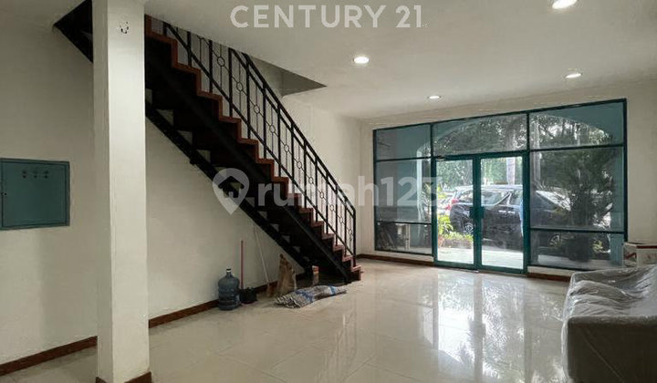 Disewakan Ruko Kondisi Furnished Di Lokasi Strategis Di JakSel Disewakan Ruko Kondisi Furnished Di Lokasi Strategis Di JakSel