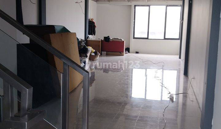 Disewakan Ruko Dilokasi Yang Sangat Strategis Di Jakarta Selatan 1