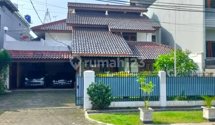 RUMAH TINGGAL DI LINGKUNGAN NYAMAN&PREMIUM AREA KEBAYORAN BARU