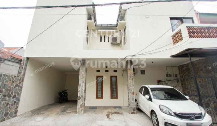 For Sale: Boarding House in Strategic Location in South Jakarta For Sale: Boarding House in Strategic Location in South Jakarta