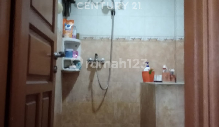For Rent: Shop House in Business Location at Kebayoran Lama, South Jakarta