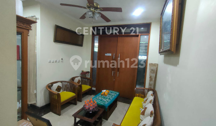 For Sale: House in a Quiet and Comfortable Location in South Jakarta 2