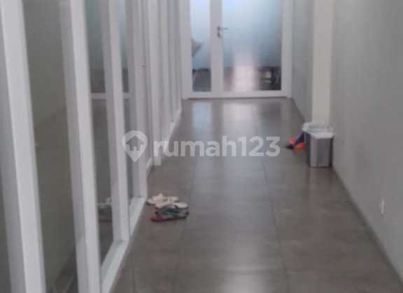 For Rent: Shop House in a Highly Strategic Location in South Jakarta