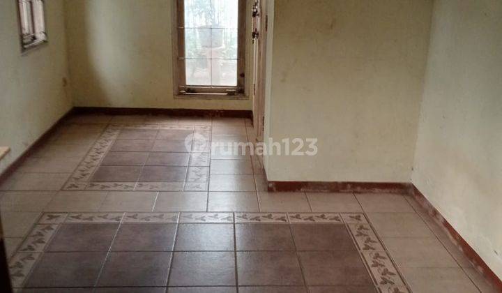 ruang tamu dijual rumah cluster  di taman