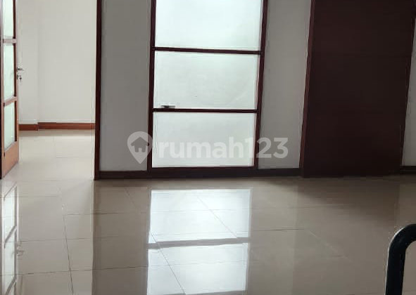 For Rent: Strategic Location Shop House in South Jakarta 2