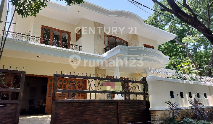 Disewakan Rumah Dengan Suasana Tenang Di Daerah Elit JakSel 1