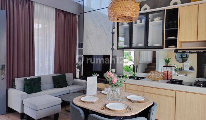 ruang keluarga rumah 2 lantai siap hunii