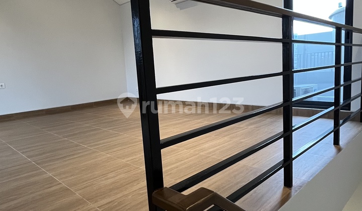 Rumah Strategis 1 Menit Ke Mall Summarecon 2