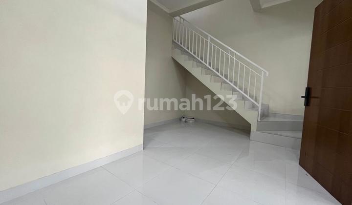 Rumah 2 Lantai 3 Kamar Tidur di Jatiasih Bekasi Rumah 2 Lantai 3 Kamar Tidur di Jatiasih Bekasi