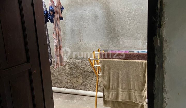 For Sale Fast!!! House Including 3 Kiosks by the Road and 3 Rentals with 3 Doors 2