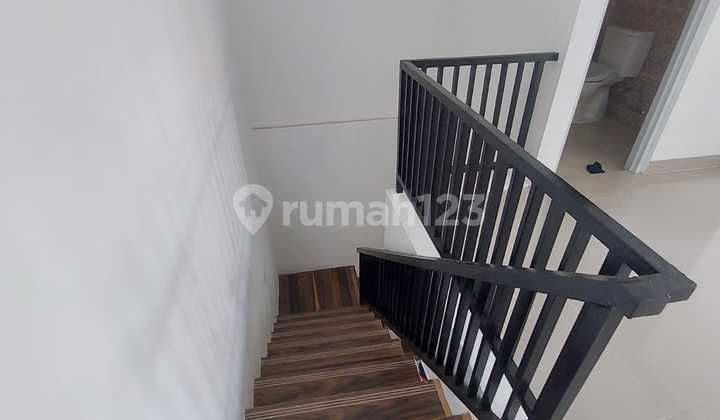 Rumah Asri Dan Cantik Siap Huni, Aman 24 Jam. Bagus  2