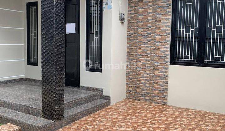 Rumah Cantik Siap Huni. Dekat Dengan Akses Pintu Tol Psr Rebo 1