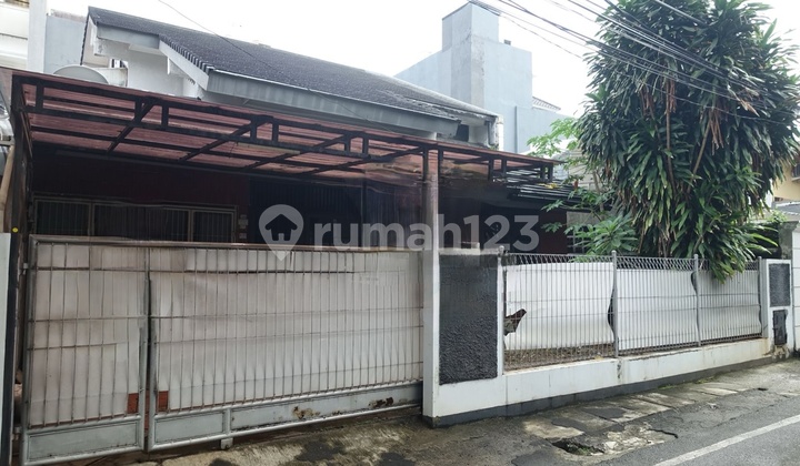 2-Storey House Near SCBD Blok M and Close to MRT