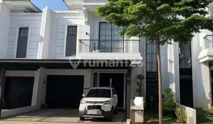 Two-Story House in the Cimanggis Area Near the Cimanggis Toll Gate, Depok.